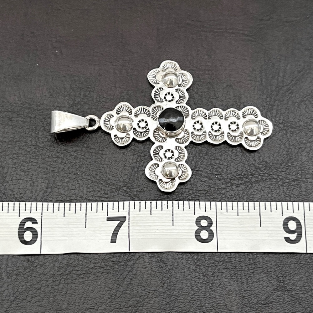 Vintage Taxco Mexico Large Sterling silver and onyx cross pendant - Picture 11 of 12